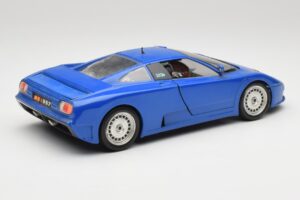 Bugatti EB110 Тъмно Синьо Bburago 1:18 3035-DB Метал — снимка 3 от 8