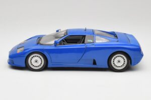Bugatti EB110 Тъмно Синьо Bburago 1:18 3035-DB Метал — снимка 4 от 8