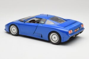 Bugatti EB110 Тъмно Синьо Bburago 1:18 3035-DB Метал — снимка 7 от 8