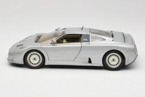 Bugatti EB110 Сребрист Bburago 1:18 3035-S Метал — снимка 4 от 8