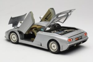 Bugatti EB110 Сребрист Bburago 1:18 3035-S Метал — снимка 5 от 8