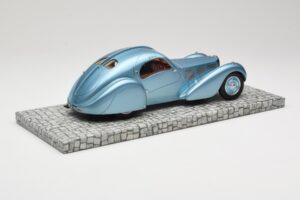 Bugatti Type 57SC Atlantic Син Minichamps 1:18 107110320 Метал — снимка 2 от 6