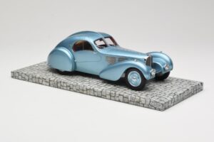 Bugatti Type 57SC Atlantic Син Minichamps 1:18 107110320 Метал — снимка 4 от 6