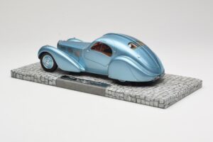Bugatti Type 57SC Atlantic Син Minichamps 1:18 107110320 Метал — снимка 5 от 6