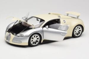 Bugatti Veyron Edition Centenaire Chrome Beige Minichamps 1:18 100110854 Метал — снимка 2 от 8