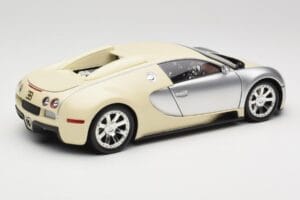 Bugatti Veyron Edition Centenaire Chrome Beige Minichamps 1:18 100110854 Метал — снимка 3 от 8