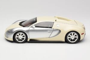 Bugatti Veyron Edition Centenaire Chrome Beige Minichamps 1:18 100110854 Метал — снимка 4 от 8