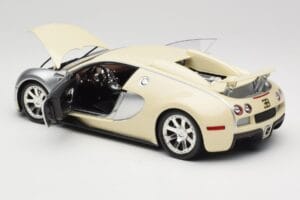Bugatti Veyron Edition Centenaire Chrome Beige Minichamps 1:18 100110854 Метал — снимка 5 от 8