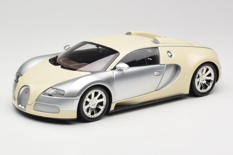 Bugatti Veyron Edition Centenaire Chrome Beige Minichamps 1:18 100110854 Метал