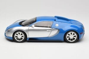 Bugatti Veyron Edition Centenaire Chrome Blue Minichamps 1:18 100110850 Метал — снимка 4 от 8