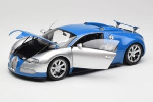 Bugatti Veyron Edition Centenaire Chrome Blue Minichamps 1:18 100110850-O Метал — снимка 2 от 7