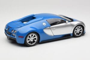 Bugatti Veyron Edition Centenaire Chrome Blue Minichamps 1:18 100110850-O Метал — снимка 3 от 7