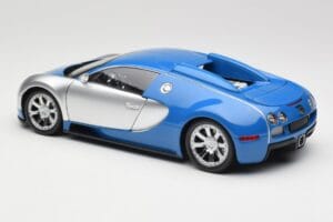 Bugatti Veyron Edition Centenaire Chrome Blue Minichamps 1:18 100110850-O Метал — снимка 6 от 7