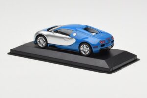 Bugatti Veyron Centenaire Синьо Металик Сребрист Minichamps 1:43 400110850 Метал — снимка 3 от 4
