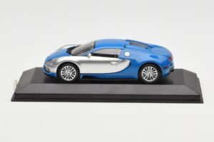 Bugatti Veyron Centenaire Синьо Металик Сребрист Minichamps 1:43 400110850 Метал
