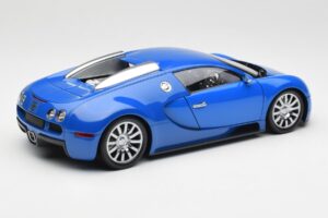 Bugatti Veyron Светло Синьо Тъмно Синьо Minichamps 1:18 100110821 Метал — снимка 3 от 8