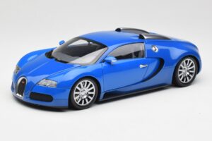 Bugatti Veyron Светло Синьо Тъмно Синьо Minichamps 1:18 100110821 Метал