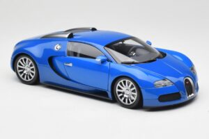 Bugatti Veyron Светло Синьо Тъмно Синьо Minichamps 1:18 100110821 Метал — снимка 6 от 8