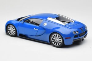 Bugatti Veyron Светло Синьо Тъмно Синьо Minichamps 1:18 100110821 Метал — снимка 7 от 8