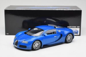 Bugatti Veyron Светло Синьо Тъмно Синьо Minichamps 1:18 100110821 Метал — снимка 8 от 8