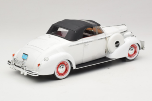 Buick Century Кабриолет Бял Signature Models 1:18 18131 Метал — снимка 2 от 6