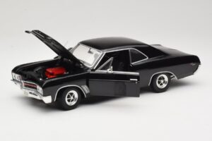 Buick GS 400 Черен American Muscle 1:18 33086 Метал — снимка 2 от 8