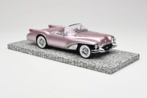 Buick Wildcat II Concept Salmon Metallic Minichamps 1:18 107141221 Смола — снимка 4 от 6