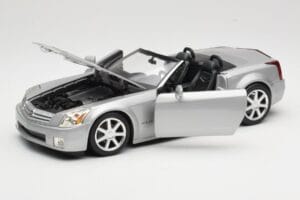 Cadillac XLR Кабрио Сребрист Hot Wheels 1:18 53838 Метал — снимка 2 от 8