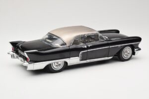 Cadillac Brougham Черен Sun Star 1:18 4001 Метал — снимка 3 от 8