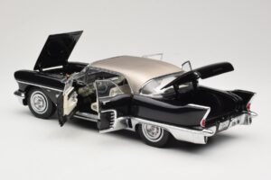 Cadillac Brougham Черен Sun Star 1:18 4001 Метал — снимка 5 от 8