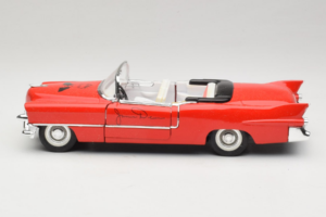 Cadillac Кабриолет Червен James Dean Solido 1:18 98019 Метал — снимка 4 от 8