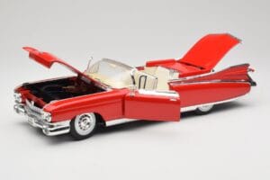 Cadillac Eldorado Biarritz Bolero Red Maisto 1:18 31813 Метал — снимка 2 от 8