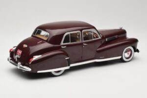 Cadillac Fleetwood 60 Special Sedan Червен MCG 1:18 MCG18071 Метал — снимка 2 от 6