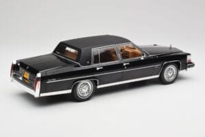 Cadillac Fleetwood Brougham Черен MCG 1:18 MCG18250 Метал — снимка 2 от 6