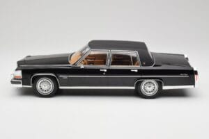 Cadillac Fleetwood Brougham Черен MCG 1:18 MCG18250 Метал — снимка 3 от 6
