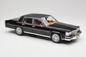 Cadillac Fleetwood Brougham Черен MCG 1:18 MCG18250 Метал — снимка 4 от 6
