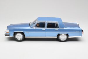 Cadillac Fleetwood Brougham Син Металик MCG 1:18 MCG18252 Метал — снимка 3 от 6