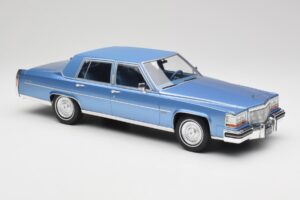 Cadillac Fleetwood Brougham Син Металик MCG 1:18 MCG18252 Метал — снимка 4 от 6