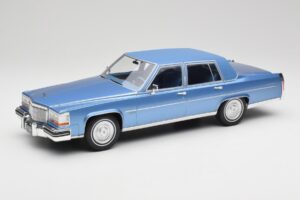 Cadillac Fleetwood Brougham Син Металик MCG 1:18 MCG18252 Метал