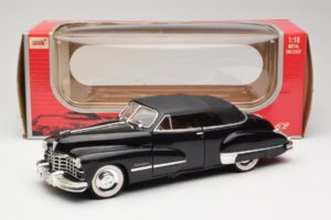 Cadillac Series 62 Черен Anson 1:18 30345 Метал — снимка 8 от 8