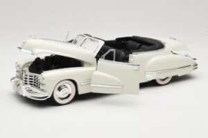 Cadillac Series 62 Кабриолет Бял Anson 1:18 30335 Метал — снимка 2 от 8