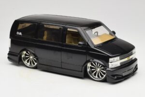 Chevrolet Astro Van Tuned Черен Jada 1:18 63122 Метал — снимка 6 от 8