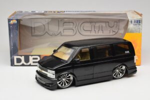 Chevrolet Astro Van Tuned Черен Jada 1:18 63122 Метал — снимка 8 от 8