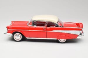 Chevrolet Bel Air Matador Червен & India Слонова Кост Road Legends 1:18 92109 Метал — снимка 4 от 8