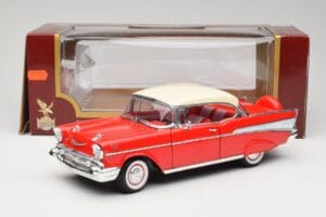 Chevrolet Bel Air Matador Червен & India Слонова Кост Road Legends 1:18 92109 Метал — снимка 8 от 8
