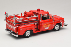 Chevrolet C-20 Fire Truck Sun Star 1:18 1383 Метал — снимка 2 от 6