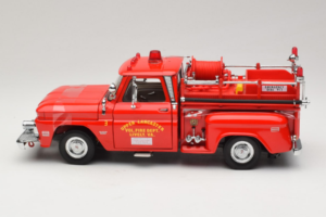 Chevrolet C-20 Fire Truck Sun Star 1:18 1383 Метал — снимка 3 от 6