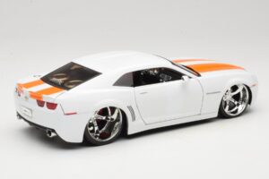 Chevrolet Camaro Concept Tuned Бял Jada 1:18 63014 Метал — снимка 3 от 8