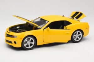 Chevrolet Camaro SS RS Жълт Maisto 1:18 31173 Метал — снимка 2 от 8