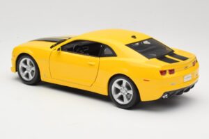 Chevrolet Camaro SS RS Жълт Maisto 1:18 31173 Метал — снимка 7 от 8
